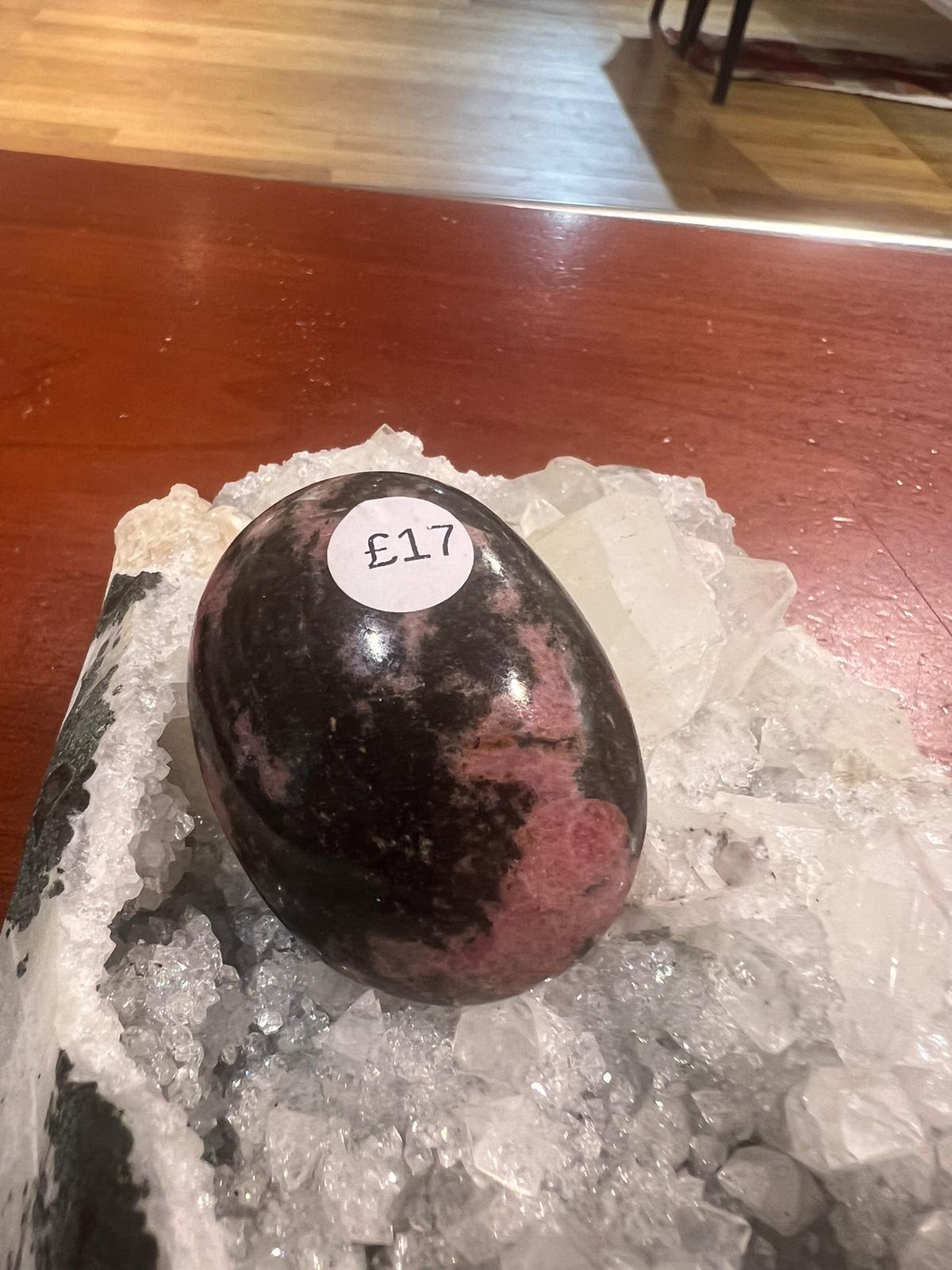 Rhodonite Palm Stone ( 84g ) - Crystals By Astraea