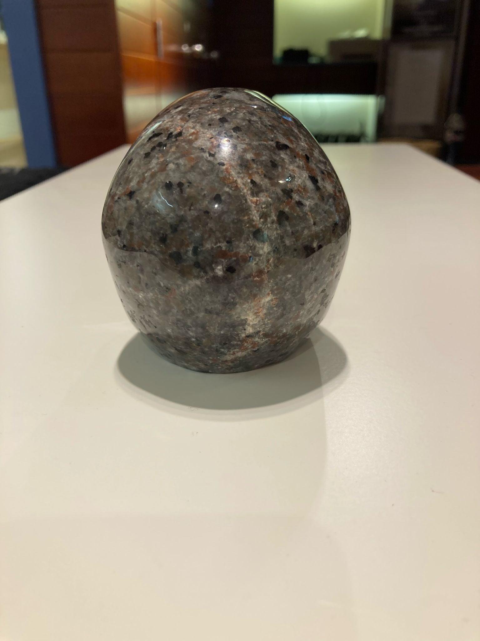 Yooperlite Skull ( 640g ) - Crystals By Astraea