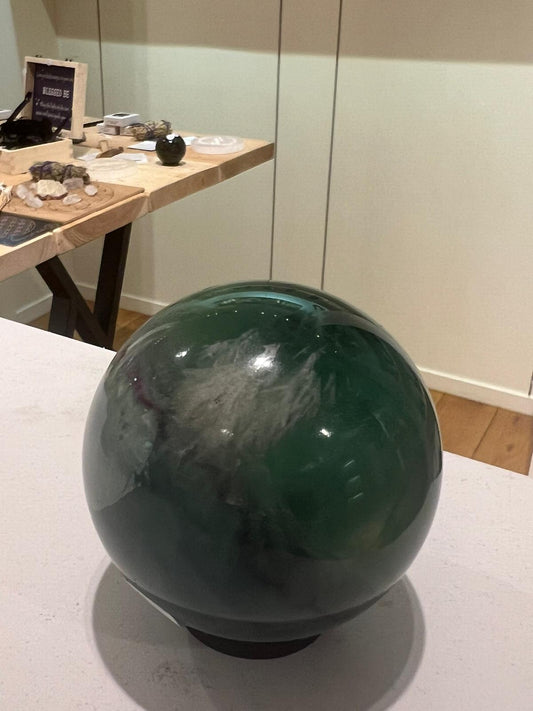 Fluorite Sphere ( 384g )