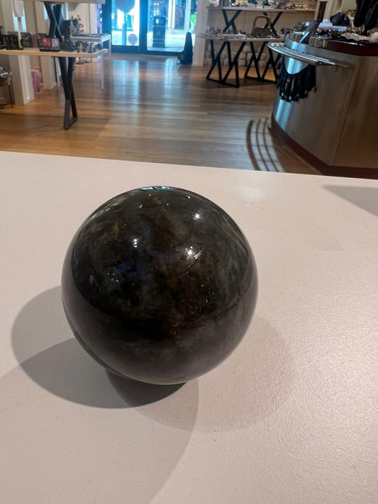Labradorite Sphere ( 537g )