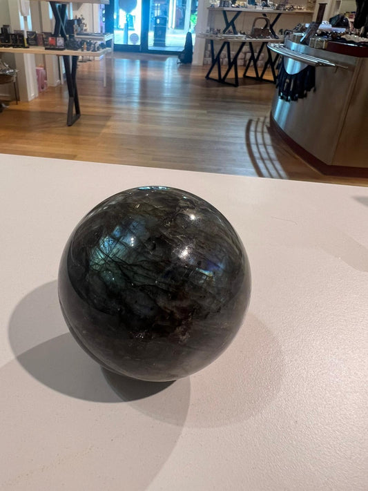 Labradorite Sphere ( 535g )