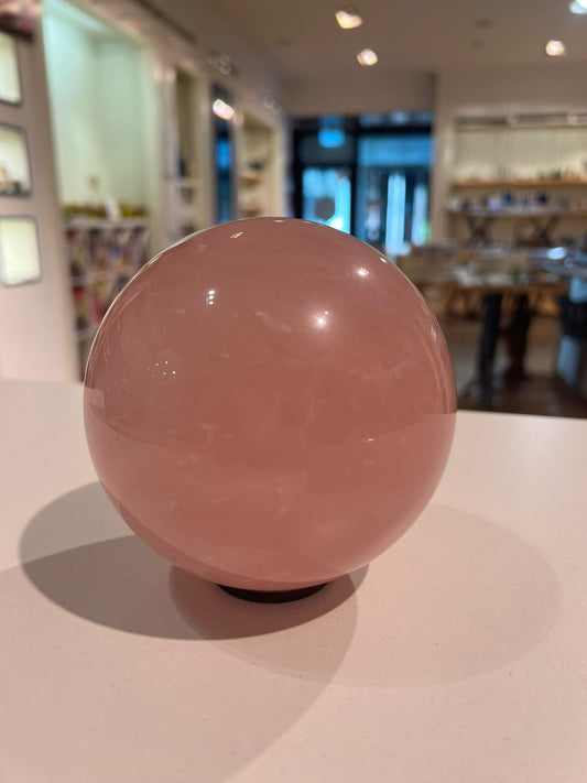 Rose Quartz Sphere ( 229g )