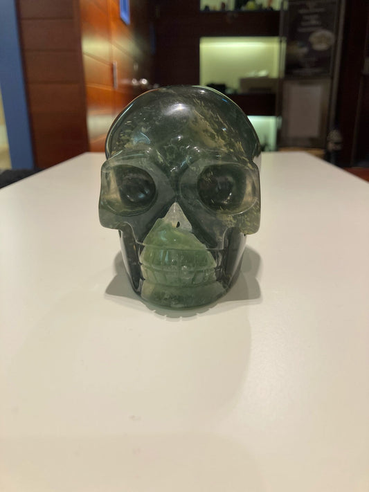Fluorite Skull ( 1030g )