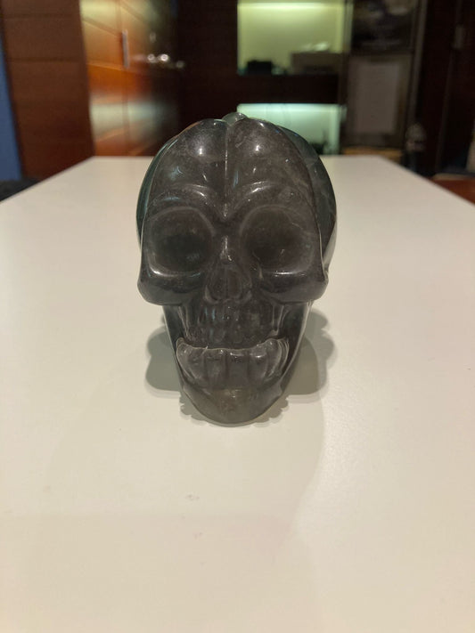 Fluorite Skull ( 690g )