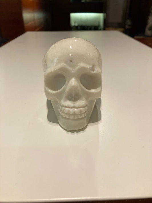 White Agate Skull ( 355g )