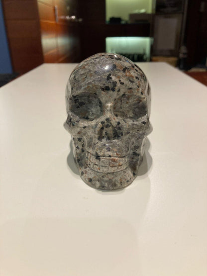 Yooperlite Skull ( 700g ) - Crystals By Astraea
