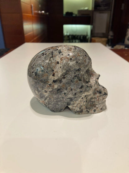 Yooperlite Skull ( 700g ) - Crystals By Astraea