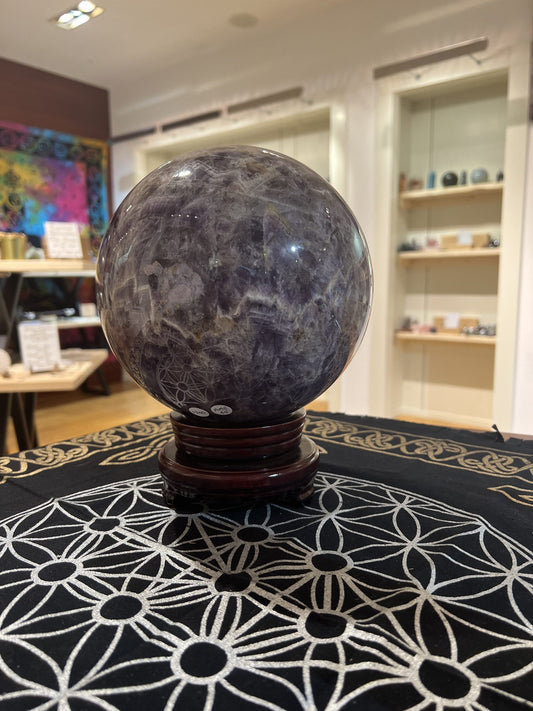 Chevron Amethyst Sphere ( 8.9kg )