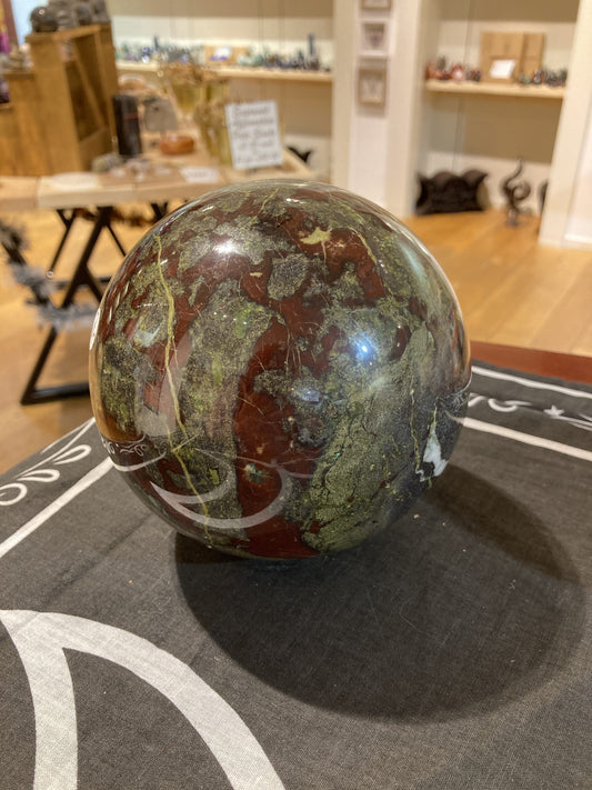 Dragons Blood Sphere (3.1kg)